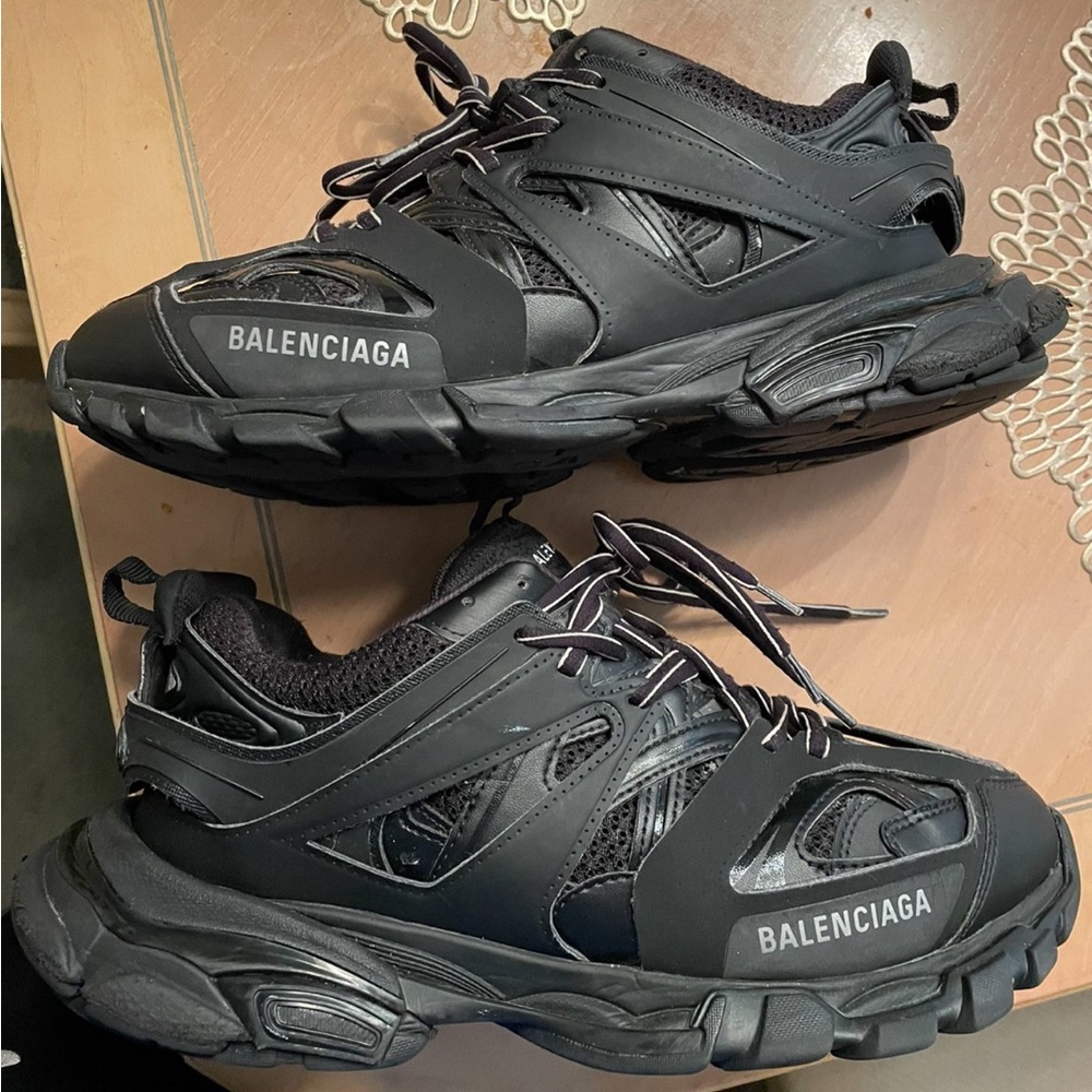 Balenciaga Tracks